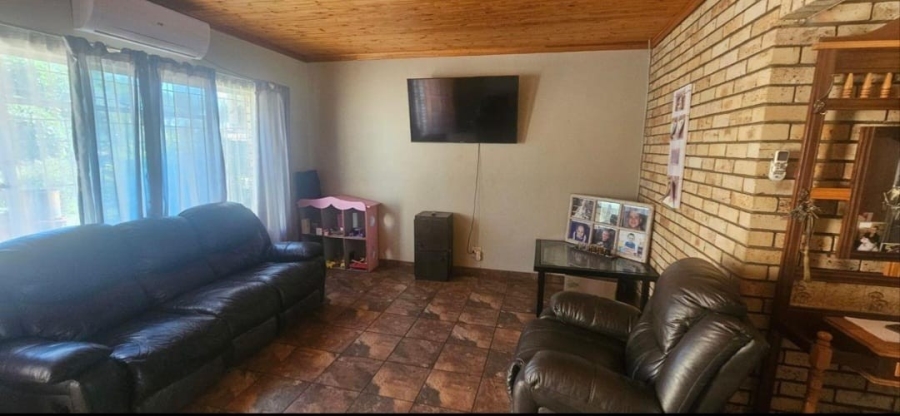 4 Bedroom Property for Sale in El Toro Park Northern Cape